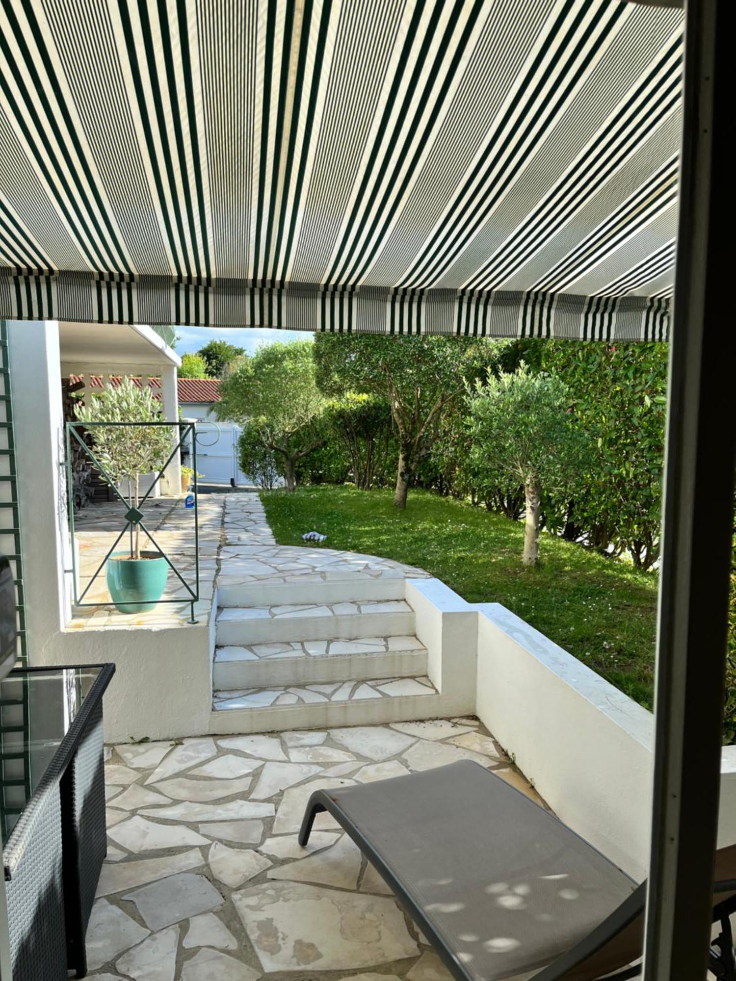 Charmant Petit Appartement Avec Sa Terrasse Privee Bayonne Extérieur photo
